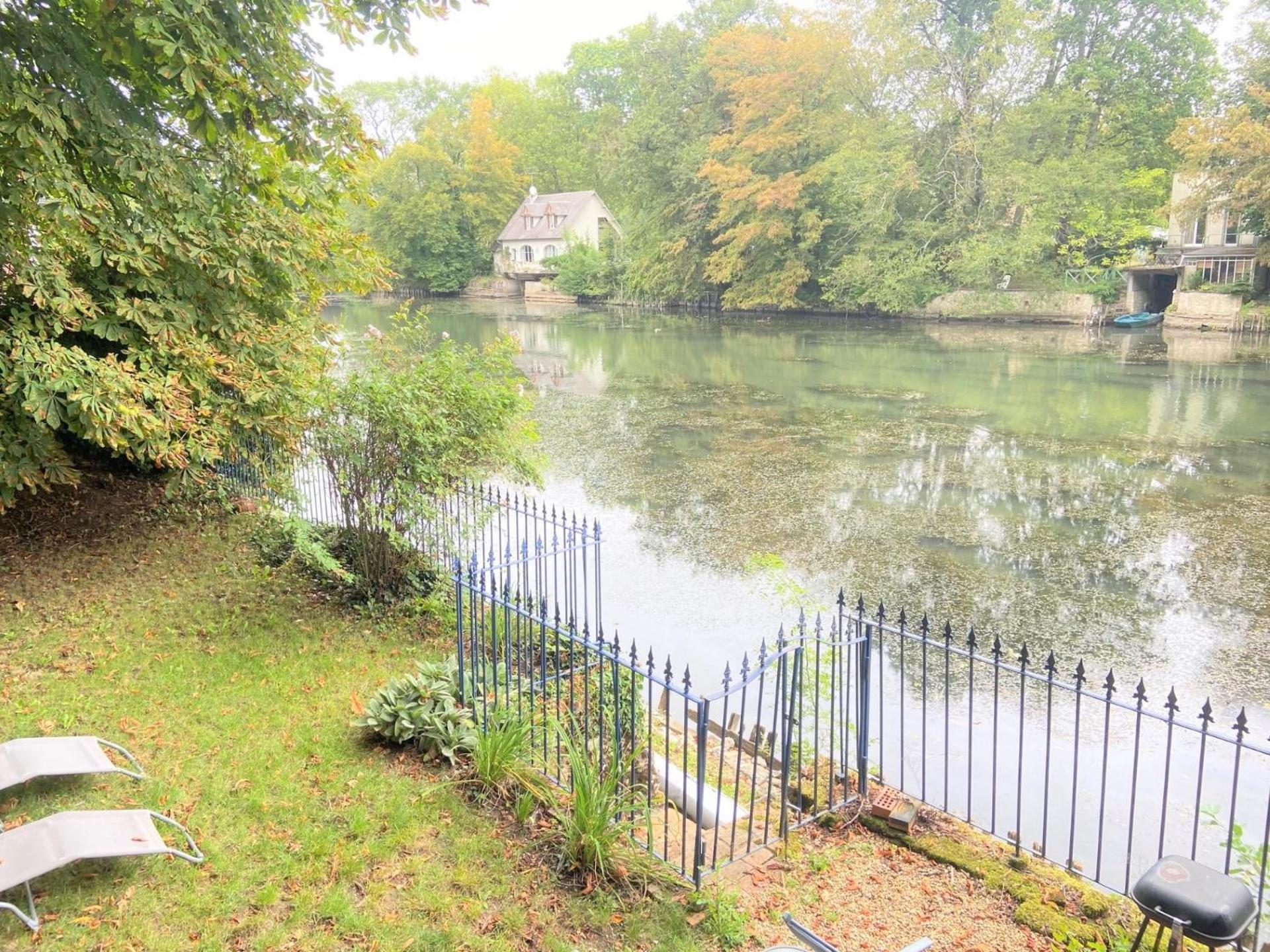 Le Chalet Bucolique Au Bord De L'Eau Оліве Екстер'єр фото